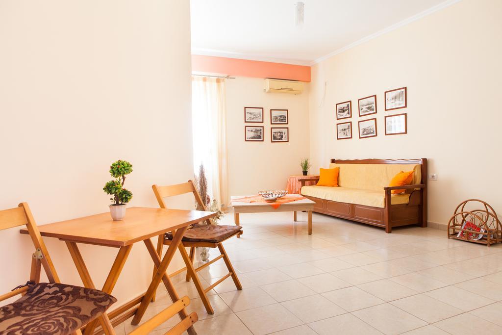 Work-Friendly Central Apartments, Sarandë 外观 照片